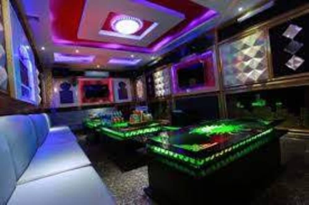 tan truong son hotel