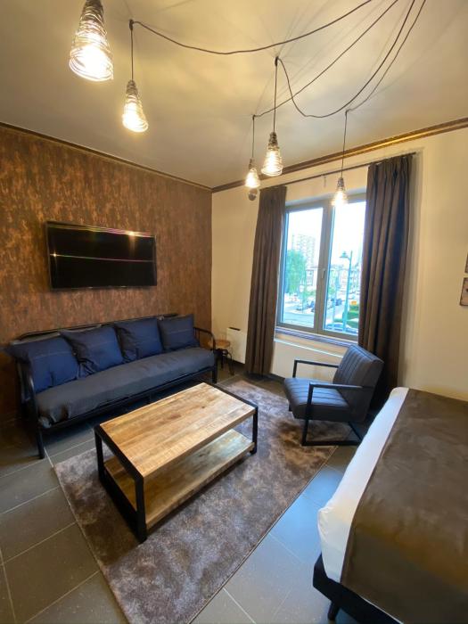 j and r brussels city apartment