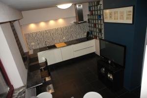 j and r brussels city apartment