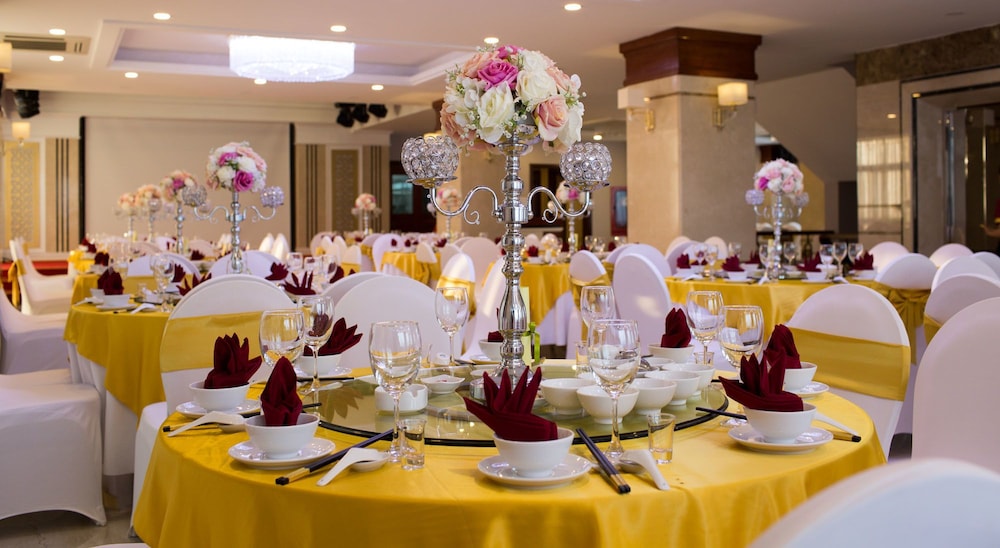 royal palace hotel