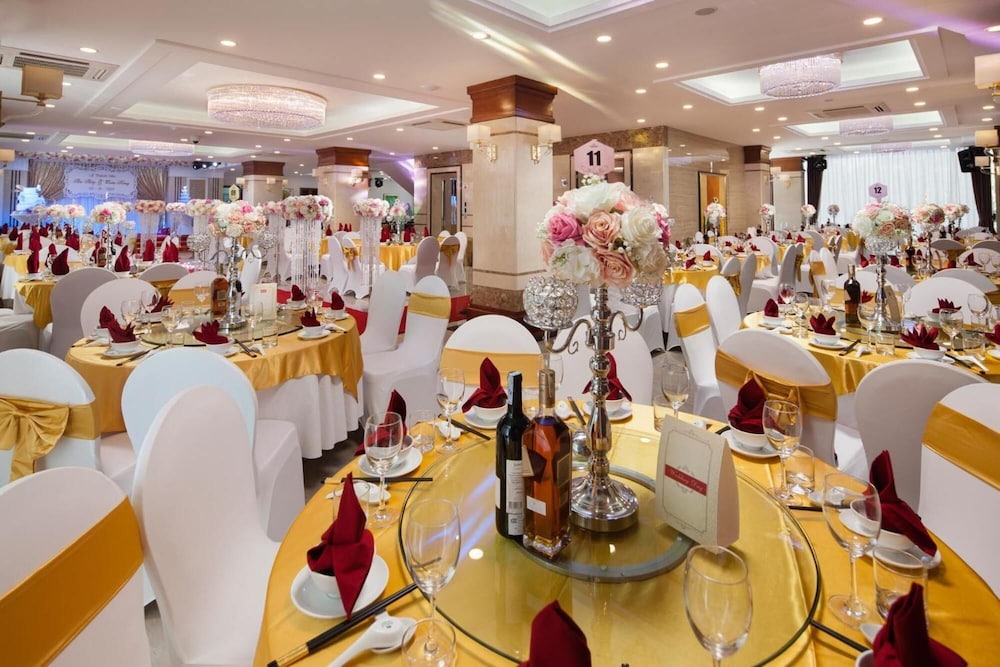 royal palace hotel