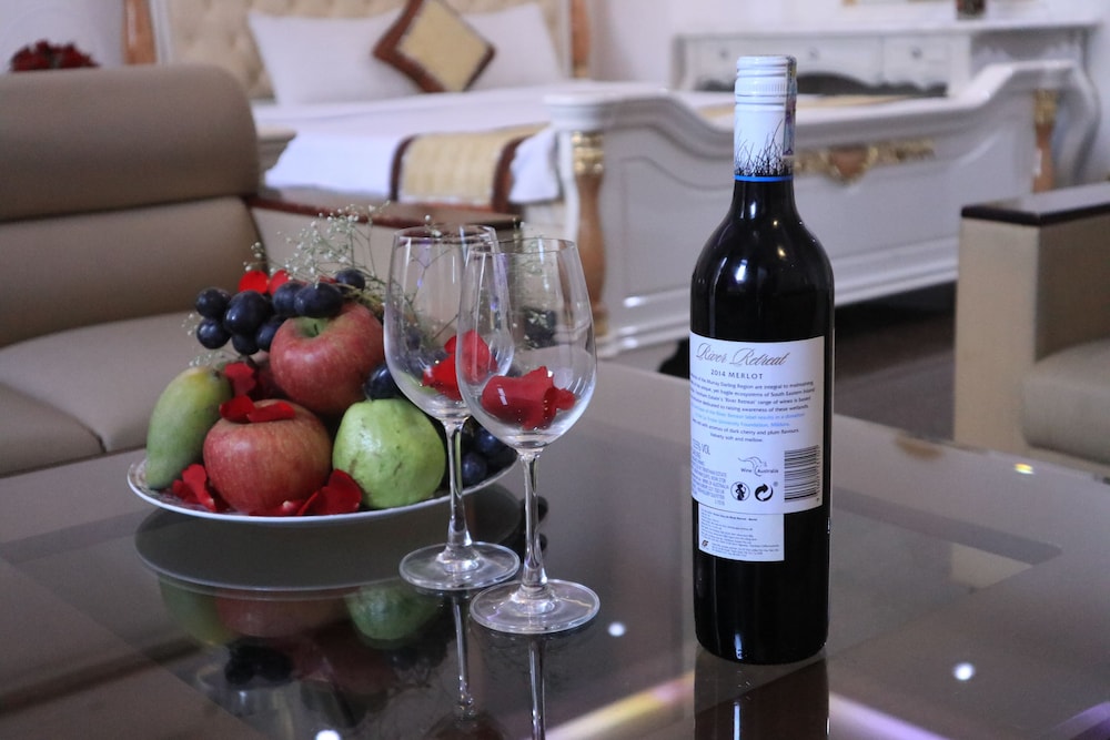 happyland hotel