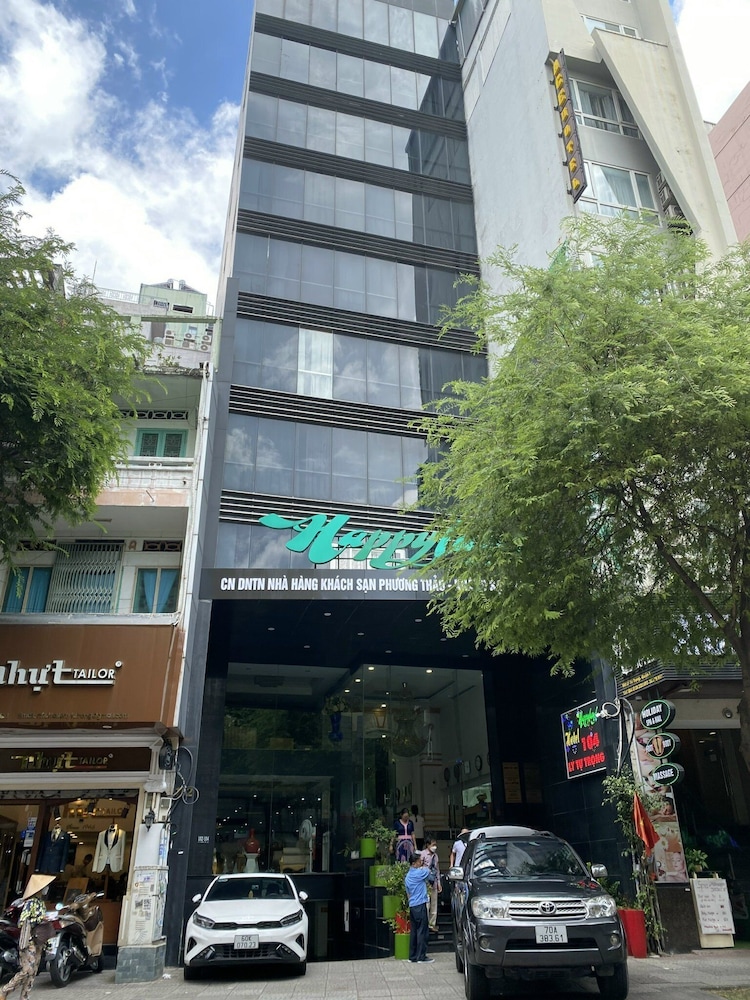 happyland hotel