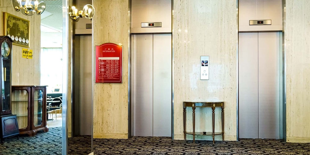 city hotel airport in prince