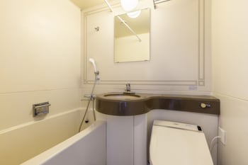 city hotel airport in prince