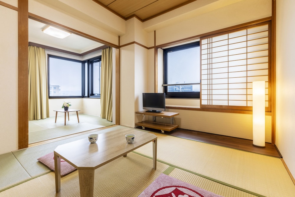 city hotel airport in prince