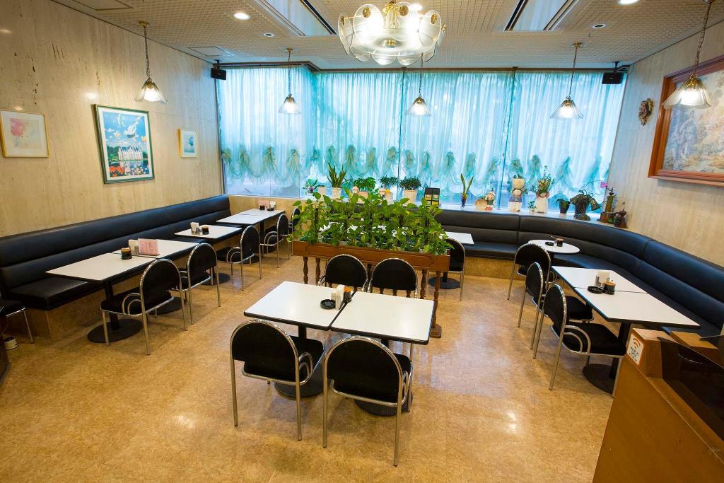 city hotel airport in prince