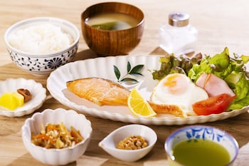 city hotel airport in prince