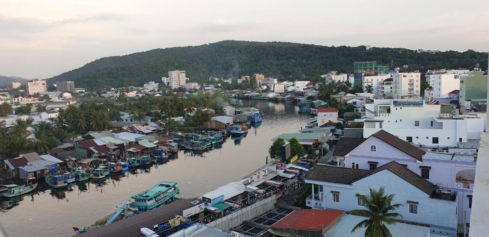 kim huong quang hotel