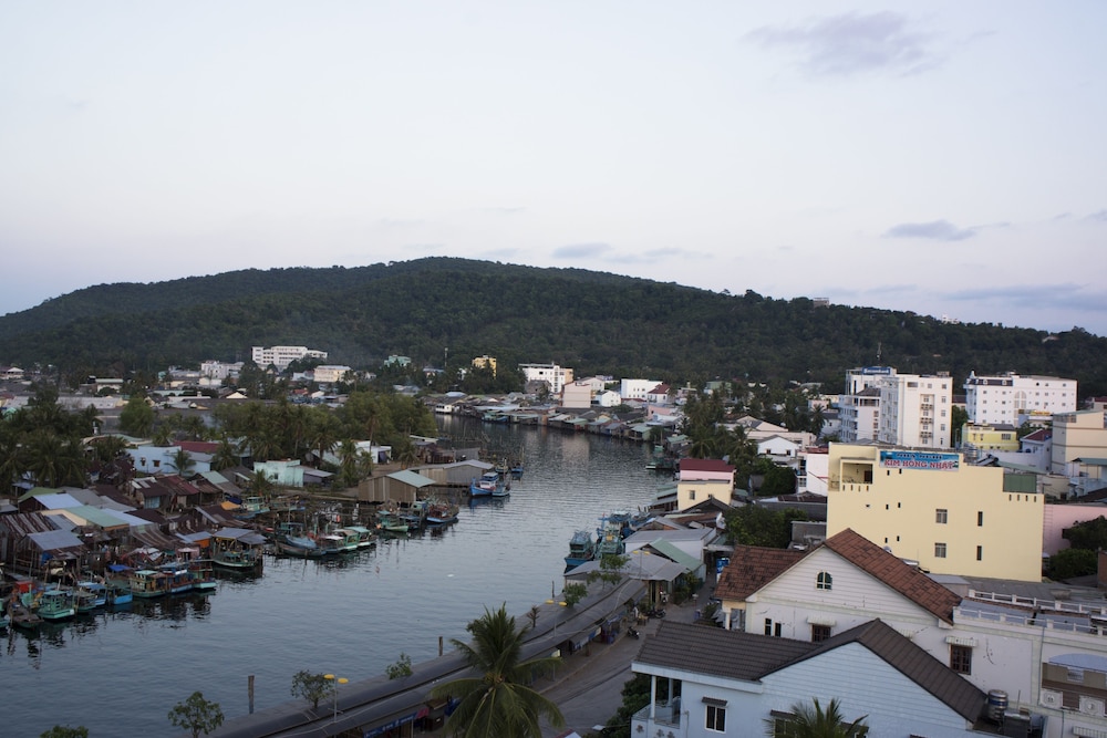 kim huong quang hotel