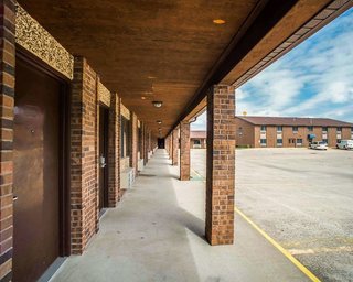 Surestay Hotel By Best Western Greenville,Greenville>>Carlyle Lake,3 star