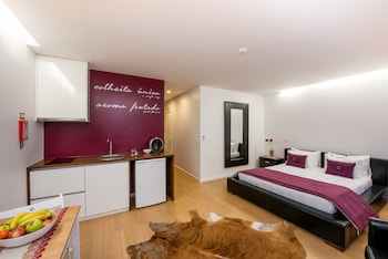 lounge inn