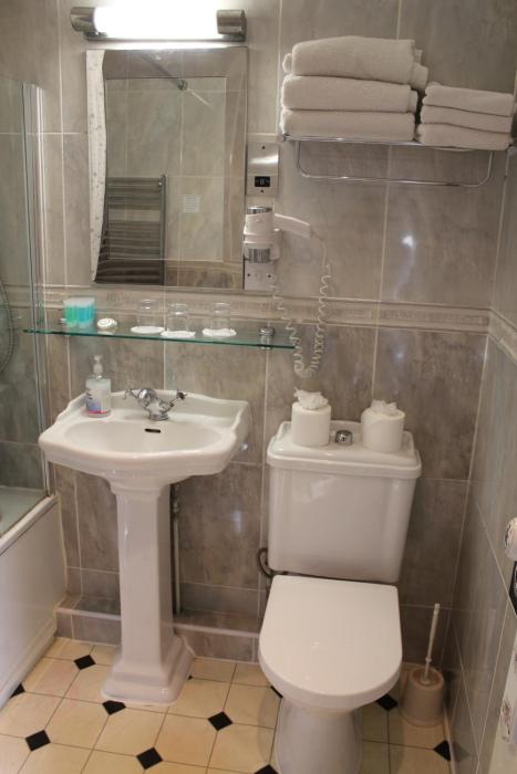 the dial house guest house