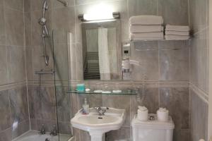 the dial house guest house