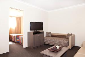 narellan motor inn