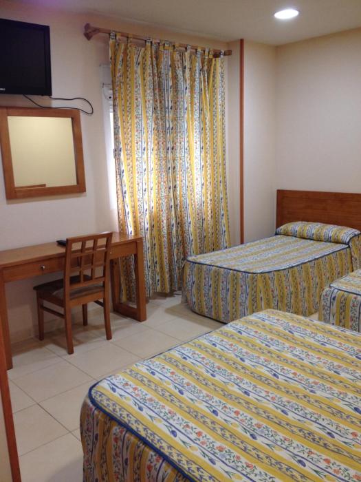 hostal aeropuerto