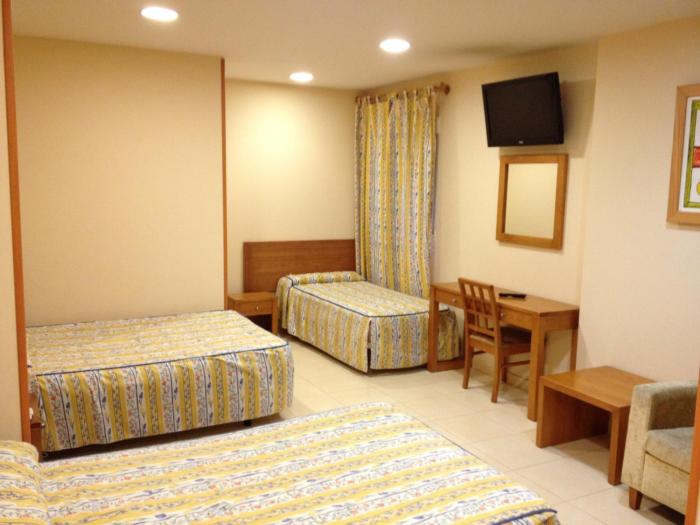 hostal aeropuerto