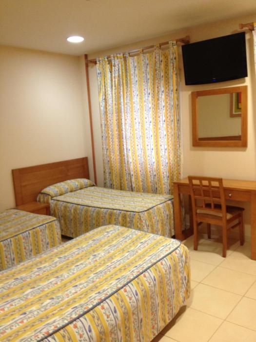 hostal aeropuerto
