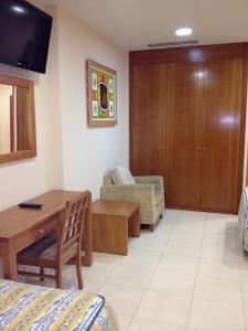 hostal aeropuerto