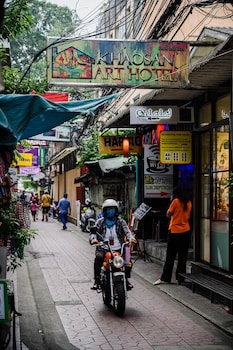 khaosan art hotel