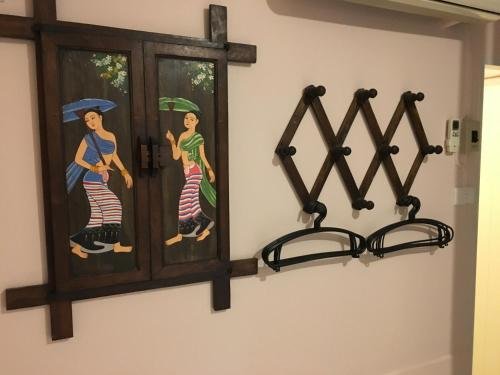 the grand palace hostel