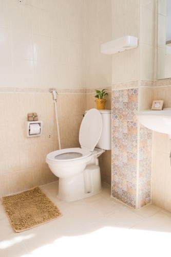 the grand palace hostel