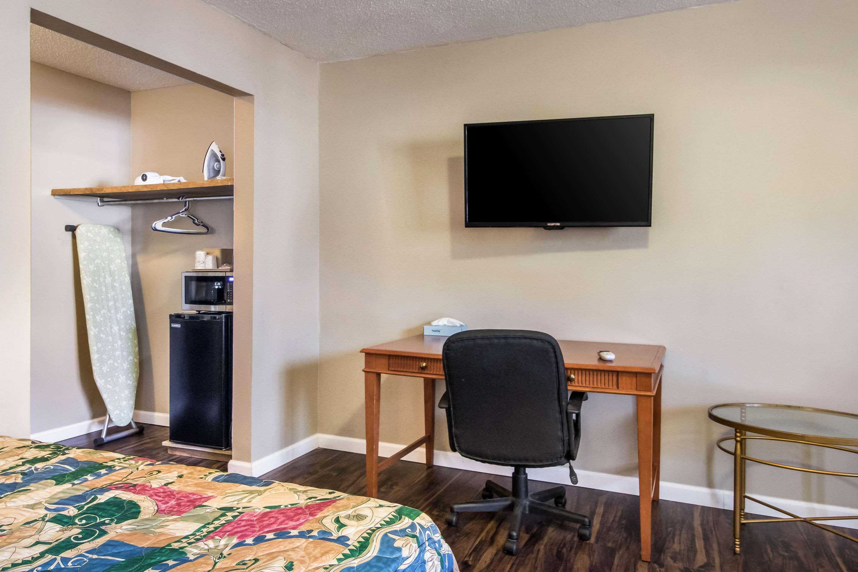 rodeway inn and suites seneca