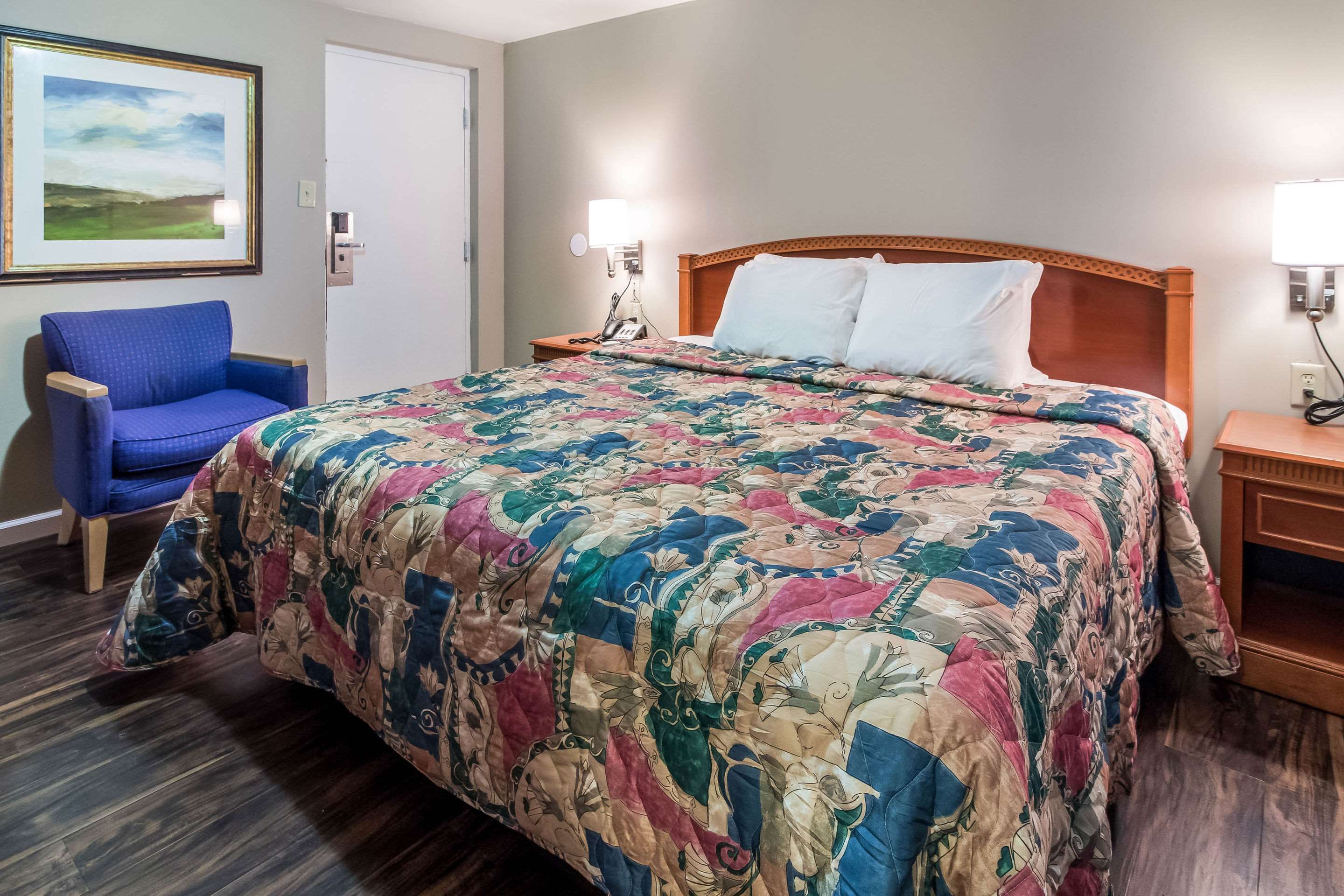 rodeway inn and suites seneca