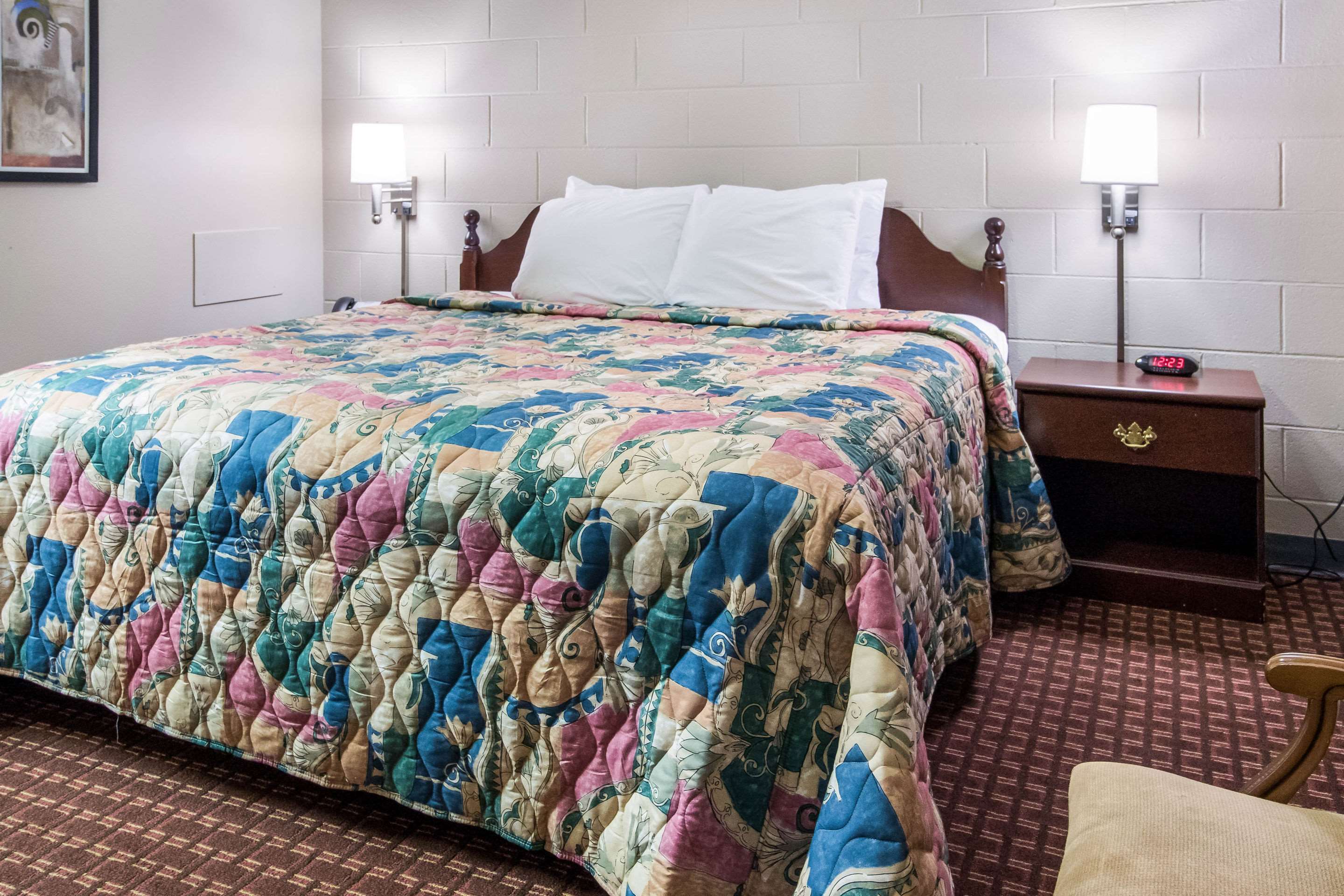 rodeway inn and suites seneca