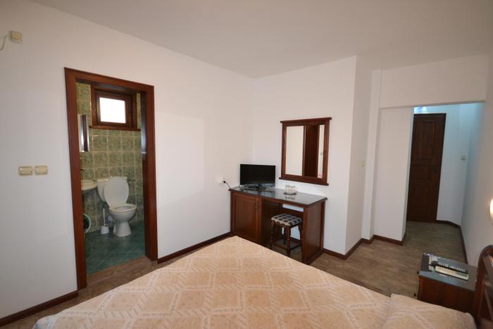 hotel more