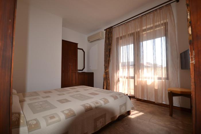 hotel more