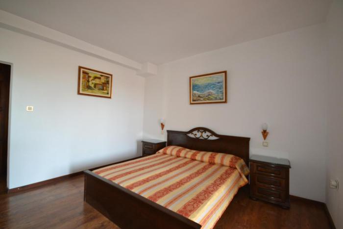 hotel more