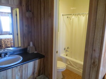 Country Inn Motel,Houston>>Fort Leonard Wood,2 star