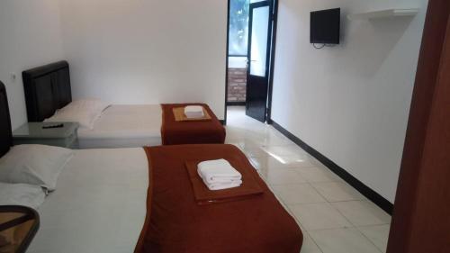 bantal guling villa bandung