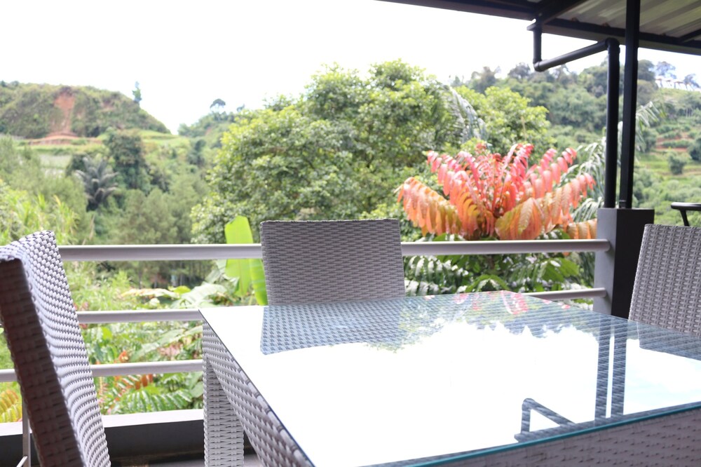 bantal guling villa bandung