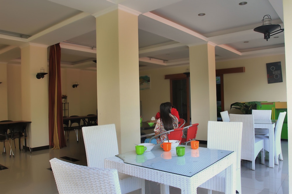 bantal guling villa bandung