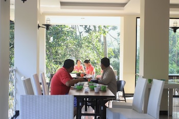 bantal guling villa bandung