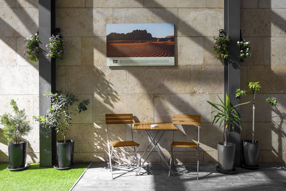 sulaf luxury hotel