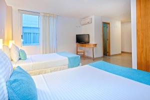 basic hotel centenario by hoteles ms