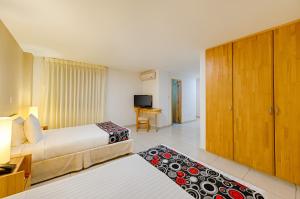 basic hotel centenario by hoteles ms