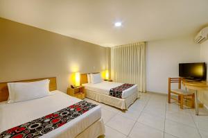 basic hotel centenario by hoteles ms