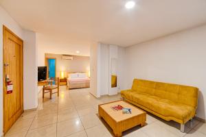 basic hotel centenario by hoteles ms