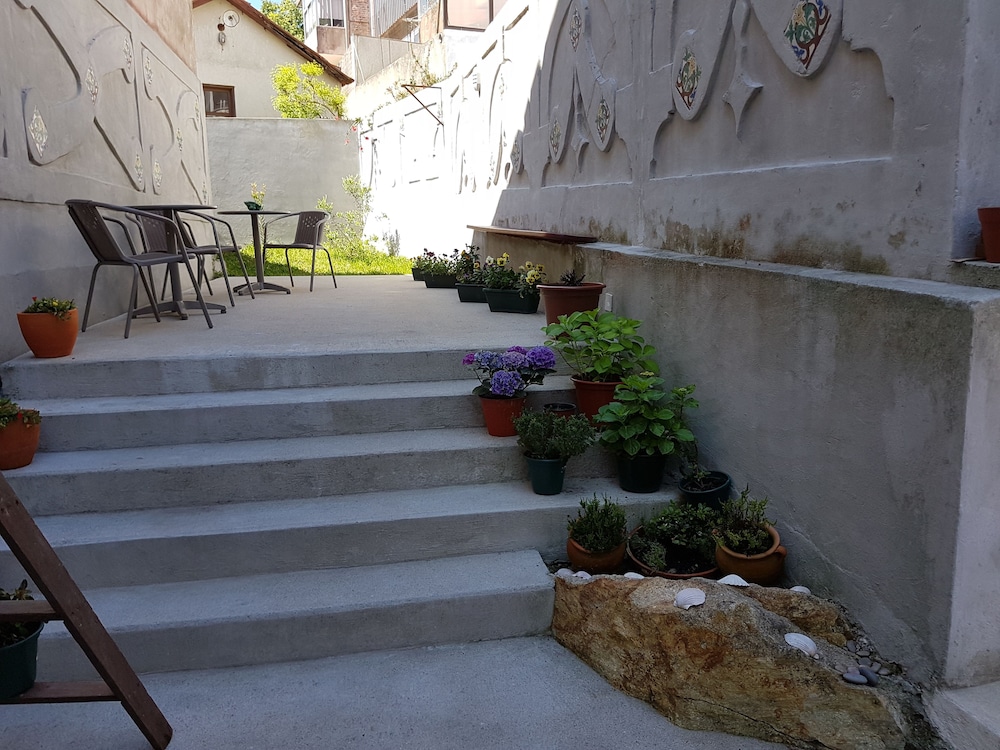 dukes corner guest house