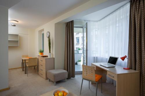 Media Park,Praga Poludnie>>Oltarzew,4 star