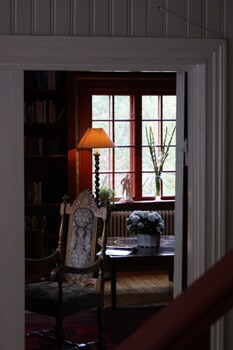 Varmdovagen B&B Cottage,Nacka>>Arsta,2.5 star