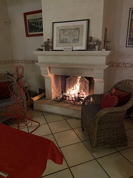 La Bastide Des Pins,Remoulins>>Castillon-Du-Gard,4 star