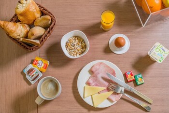 ace hotel travel athee sur cher