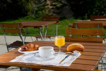 ace hotel travel athee sur cher