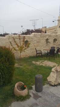 acropolis cave suite