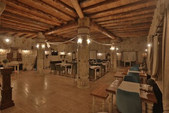 acropolis cave suite